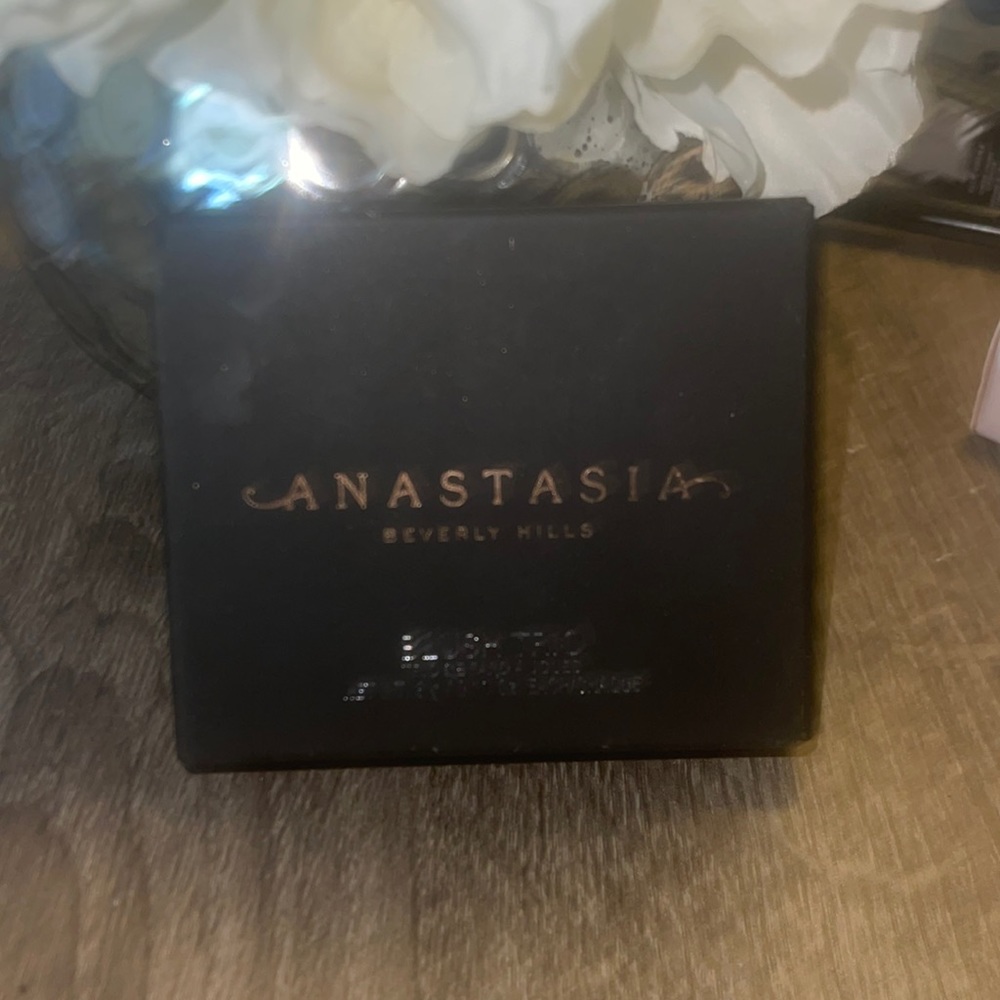 Anastasia Blush Trio